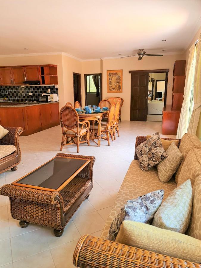 Hotel Butterfly Garden Boutique By Luxury View Ex Lg Apts And Villas, A Lifestyle Destination 1 To 3 Bedroom Units 110 To 190 Sqmtr, 2 Full Bathrooms, Rain Shower, Complete Kitchen, Free Fast Fiber Wifi, 55