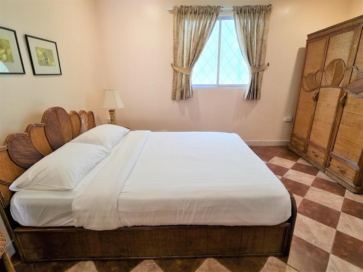 Butterfly Garden Boutique By Luxury View Ex Lg Apts And Villas, A Lifestyle Destination 1 To 3 Bedroom Units 110 To 190 Sqmtr, 2 Full Bathrooms, Rain Shower, Complete Kitchen, Free Fast Fiber Wifi, 55