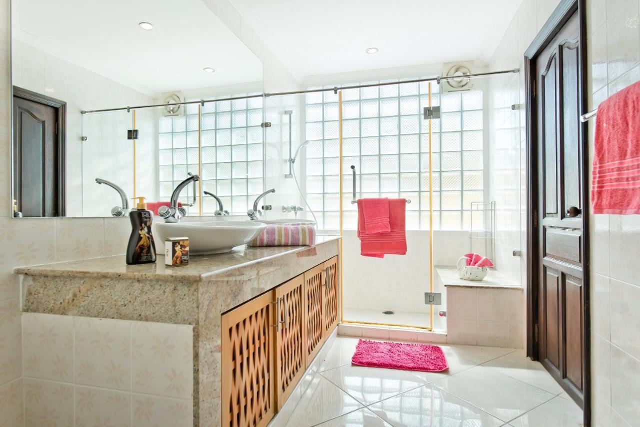 Butterfly Garden Boutique By Luxury View Ex Lg Apts And Villas, A Lifestyle Destination 1 To 3 Bedroom Units 110 To 190 Sqmtr, 2 Full Bathrooms, Rain Shower, Complete Kitchen, Free Fast Fiber Wifi, 55