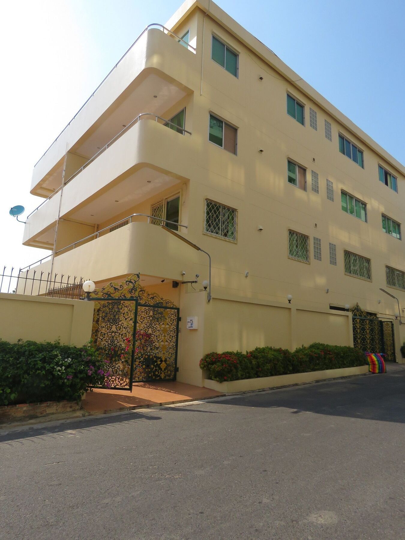 Butterfly Garden Boutique By Luxury View Ex Lg Apts And Villas, A Lifestyle Destination 1 To 3 Bedroom Units 110 To 190 Sqmtr, 2 Full Bathrooms, Rain Shower, Complete Kitchen, Free Fast Fiber Wifi, 55